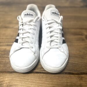 Adidas women lifestyle shoes